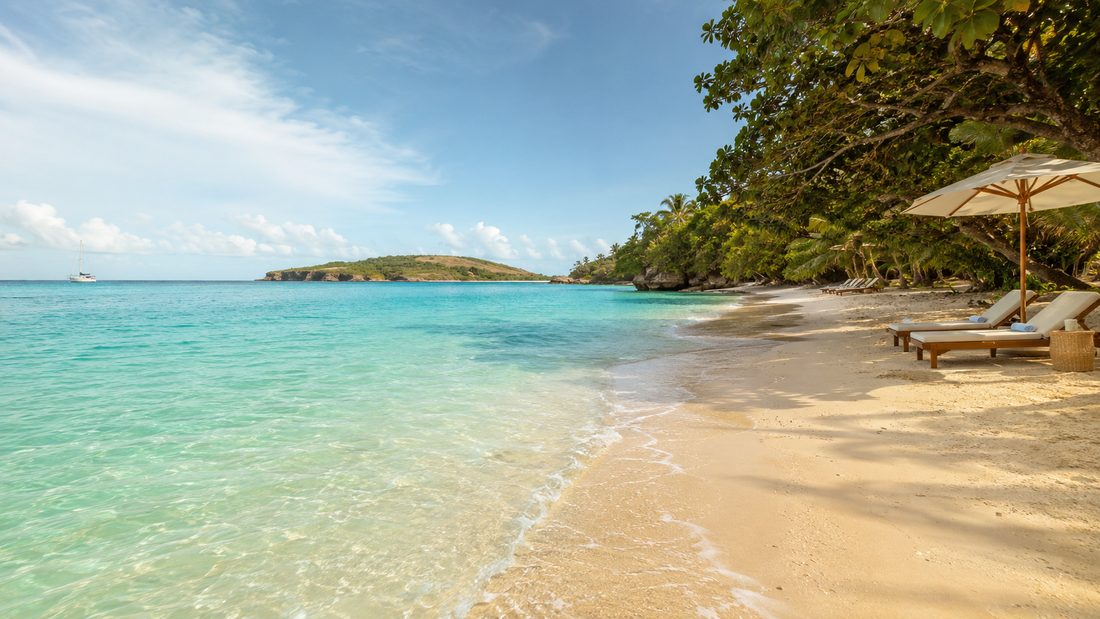 Plage privée aux eaux turquoise